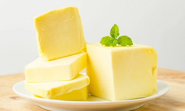 4 верных способа отличить настоящее сливочное масло от подделки в домашних условиях